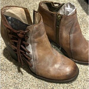 Freebird booties, cute cute. Worn gently